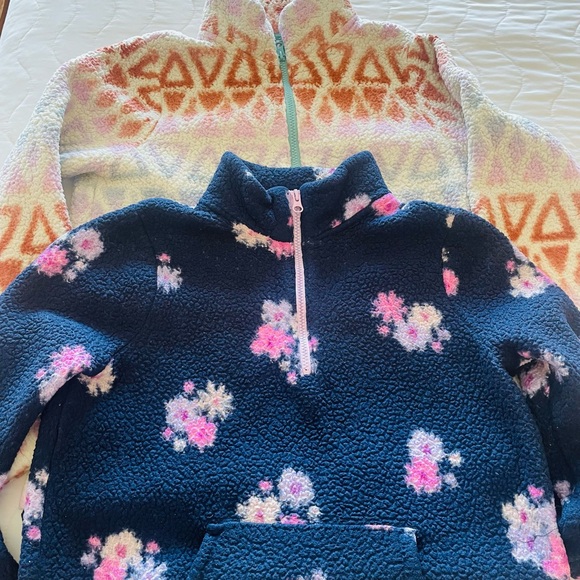 (2) Cat & Jack Geometric fleece Jackets - Picture 2 of 5
